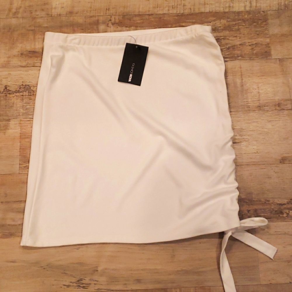 Fashion Nova white tie skirt